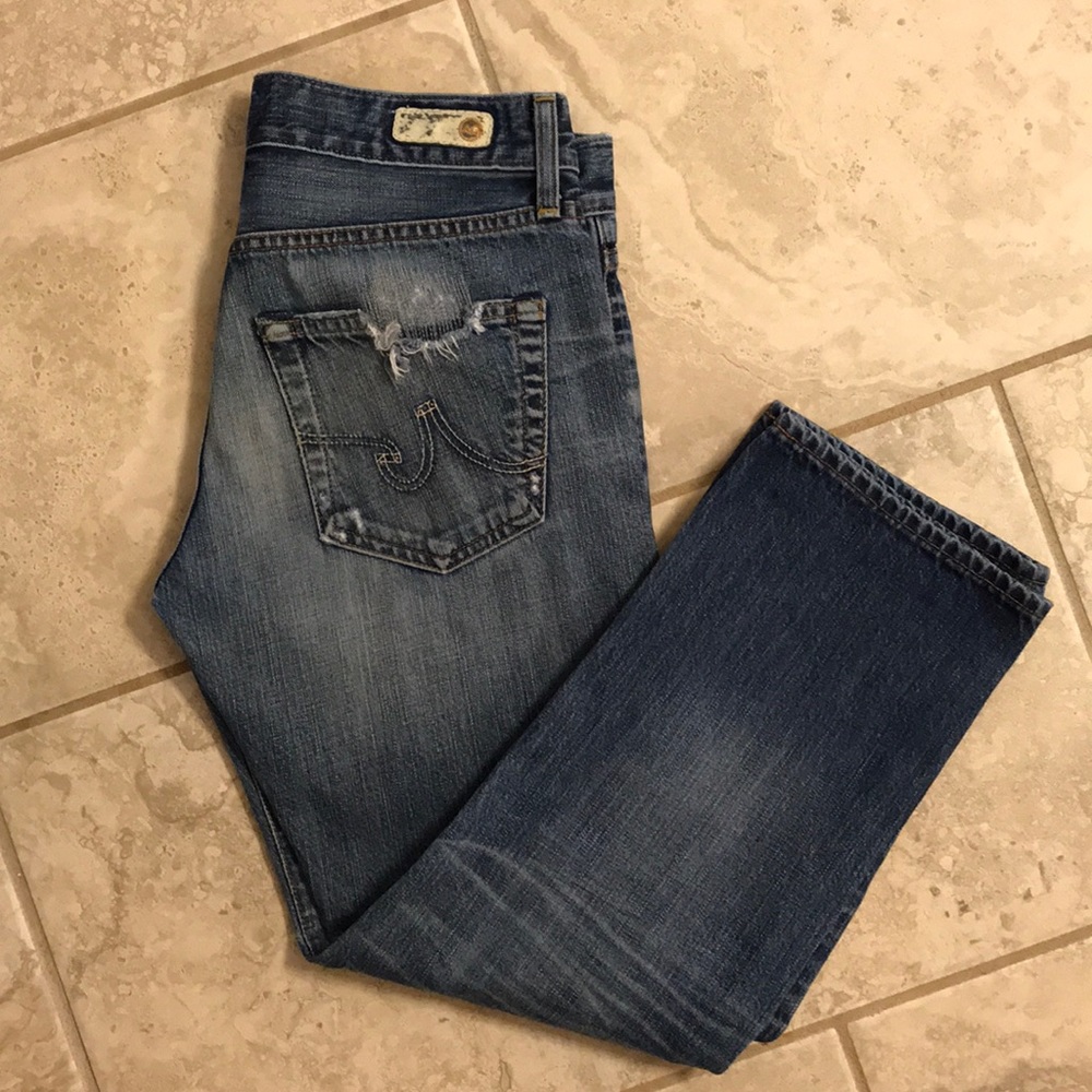 Distressed Boyfriend Crop Capri Jeans